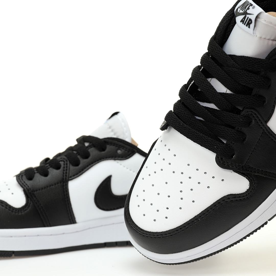 Air Jordan 1 Retro Low OG"Black/White/Pande"