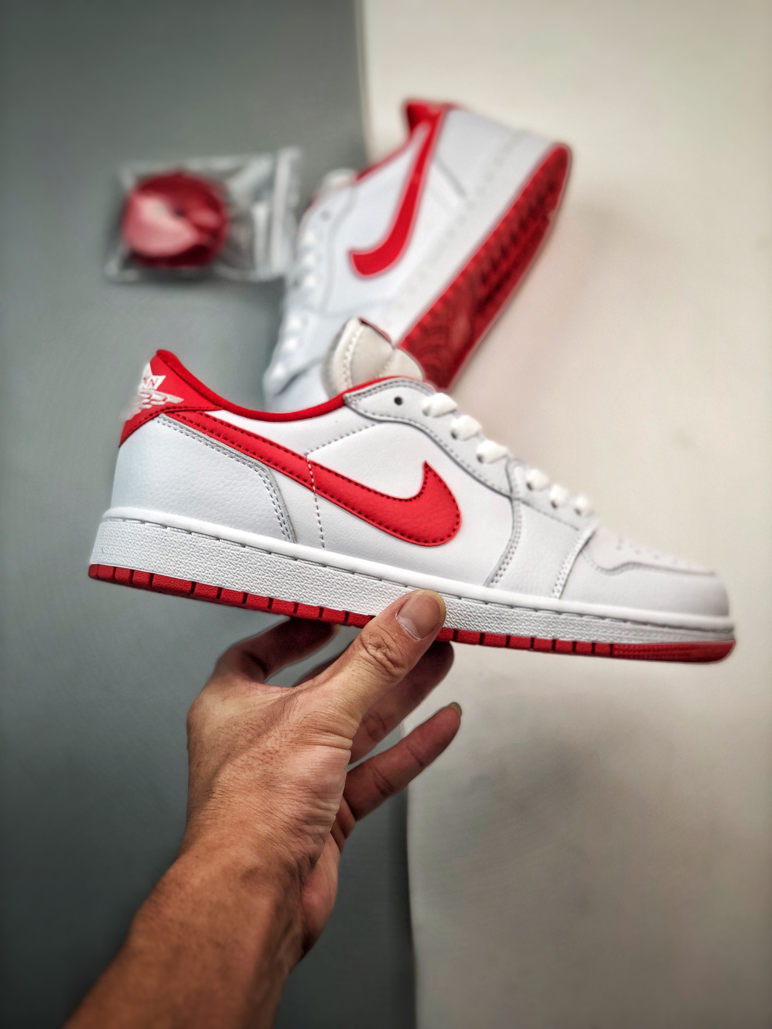 Jordan 1 Retro Low OG University Red