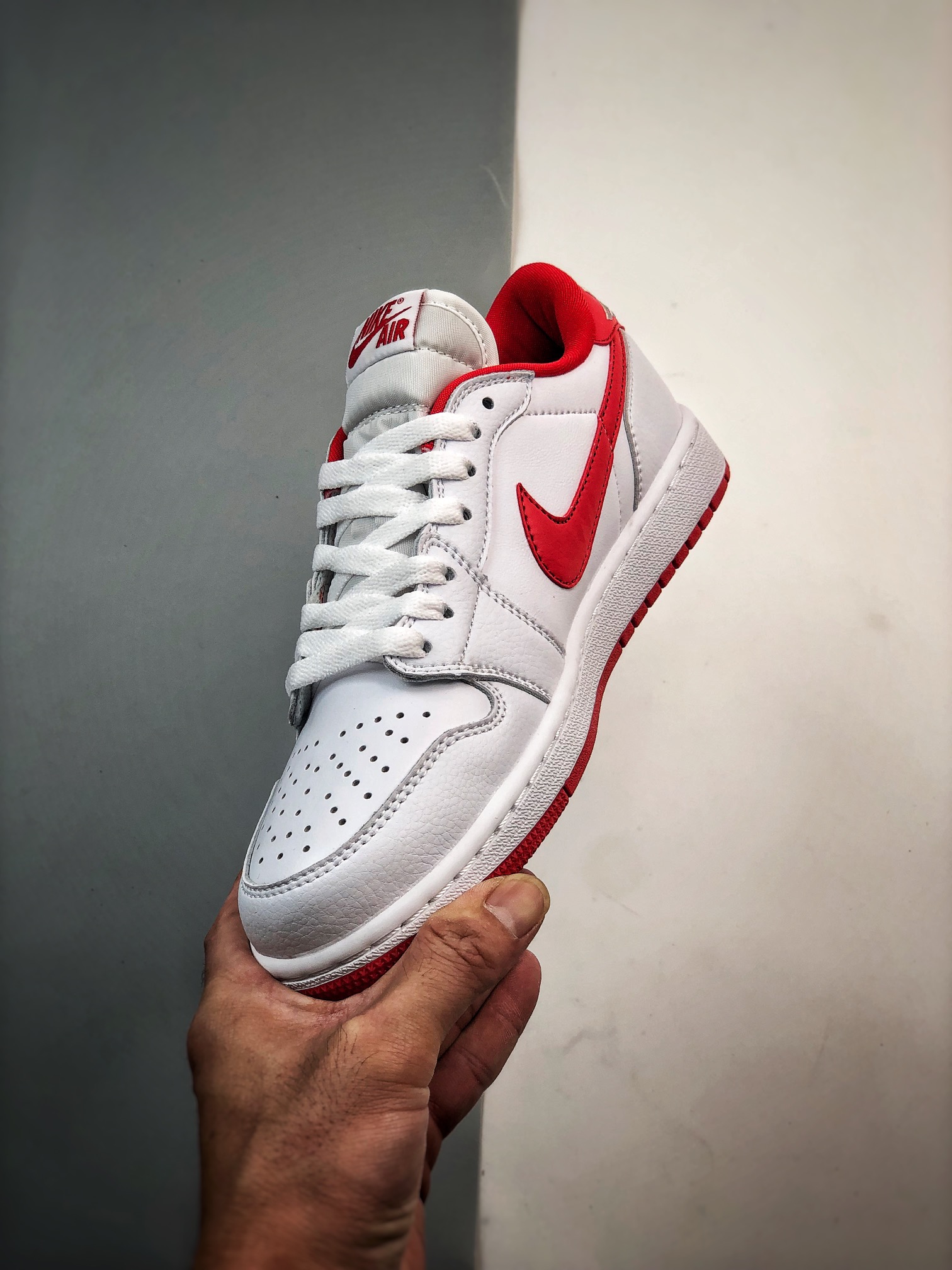 Jordan 1 Retro Low OG University Red