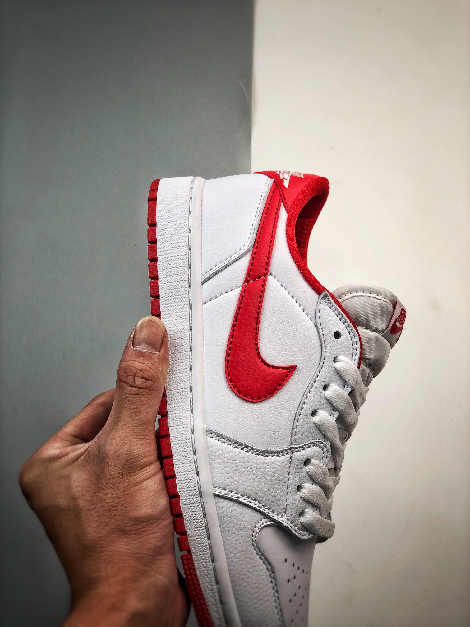 Jordan 1 Retro Low OG University Red