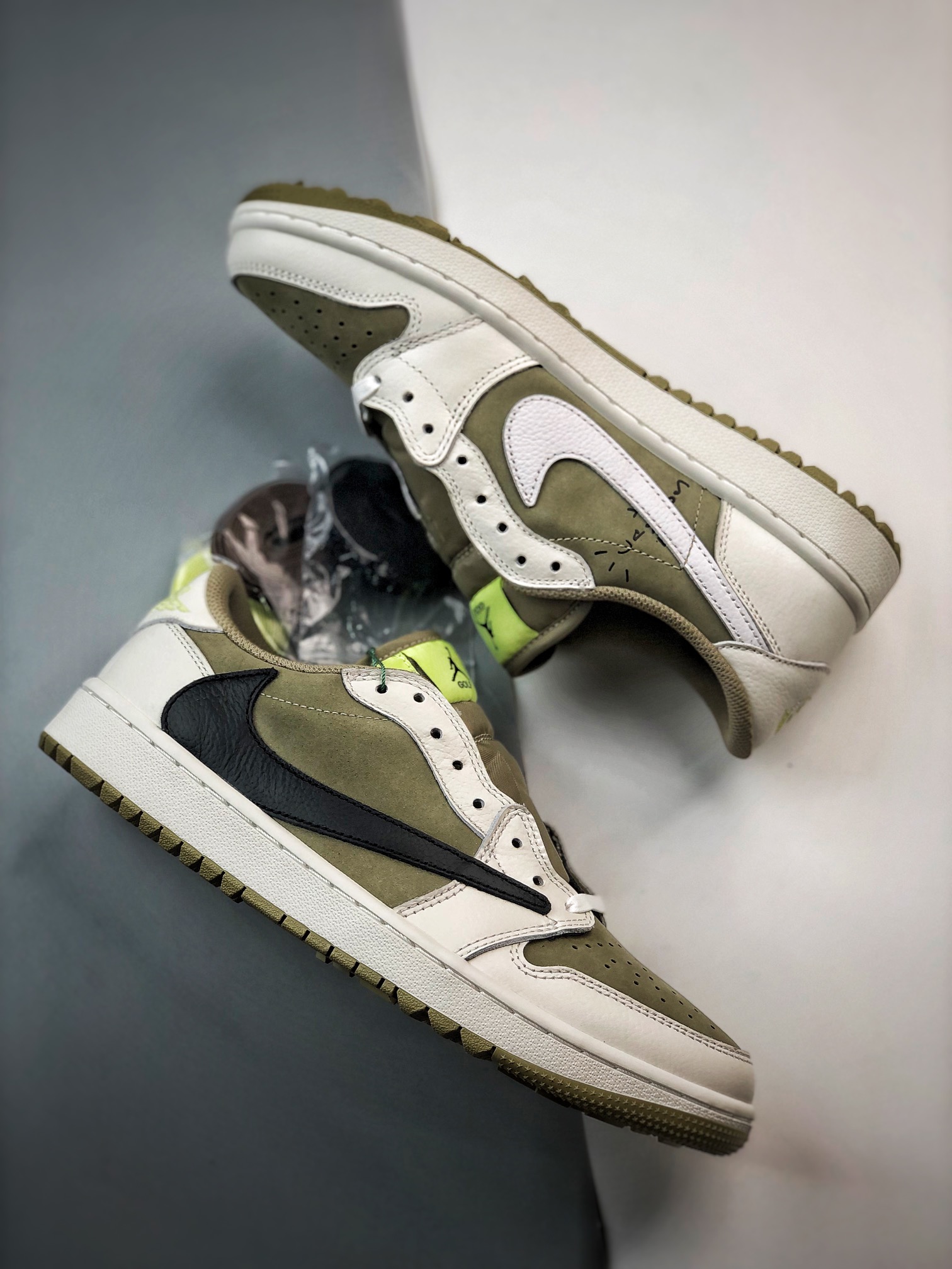 Jordan 1 Retro Low Golf Travis Scott Neutral Olive