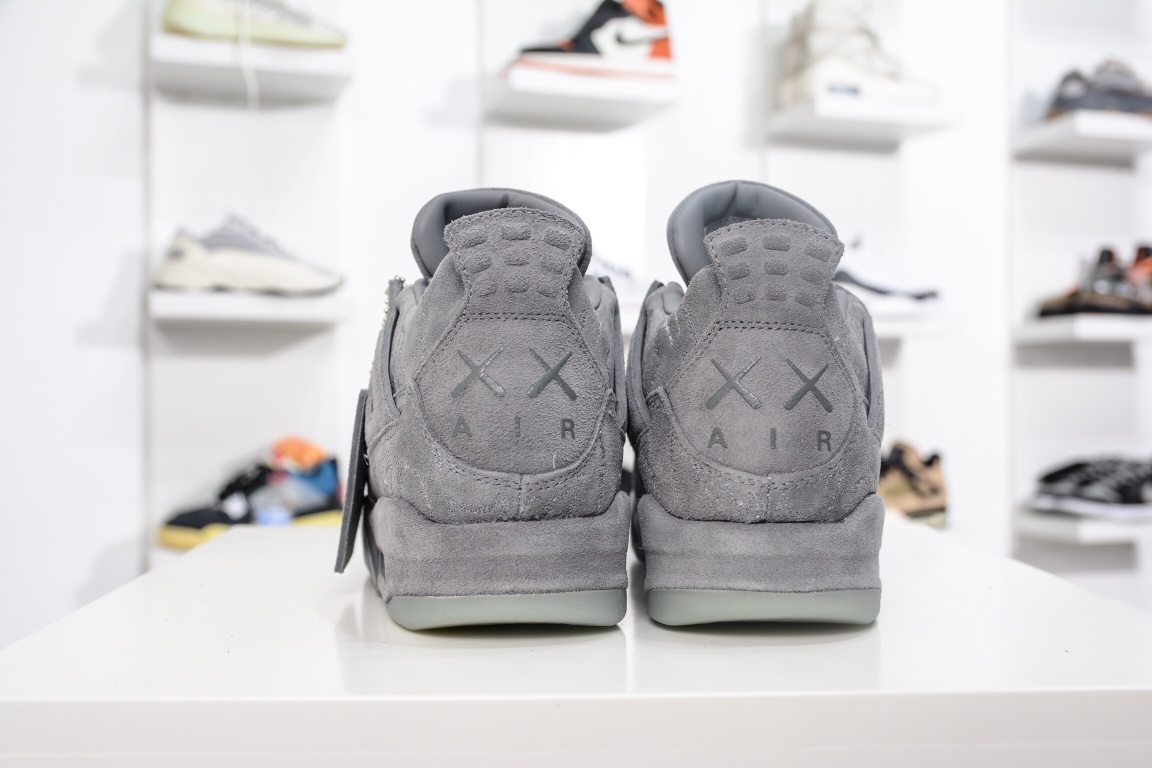 Jordan 4 Retro Kaws