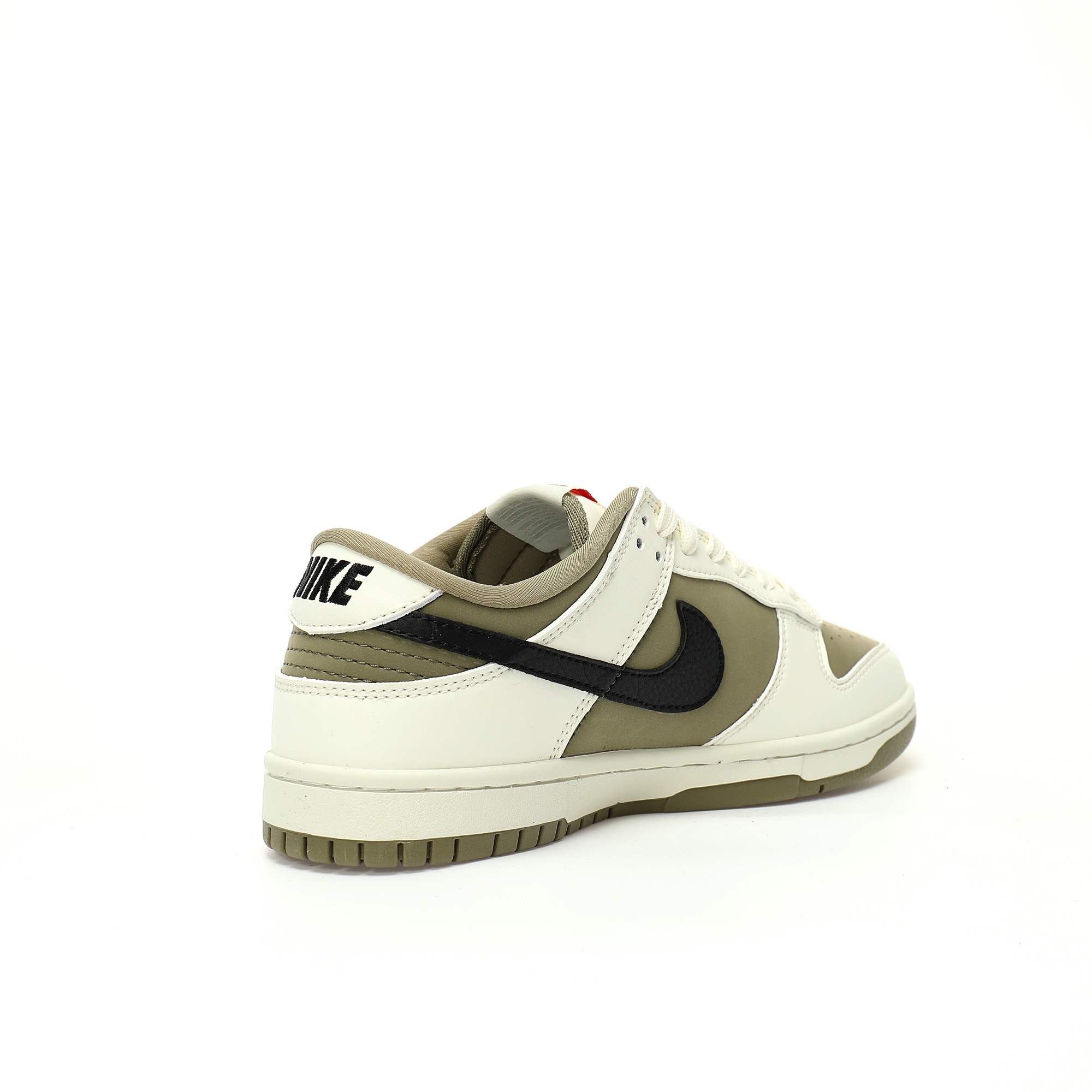 Nike By You SB Dunk Low Retro SP x Supreme