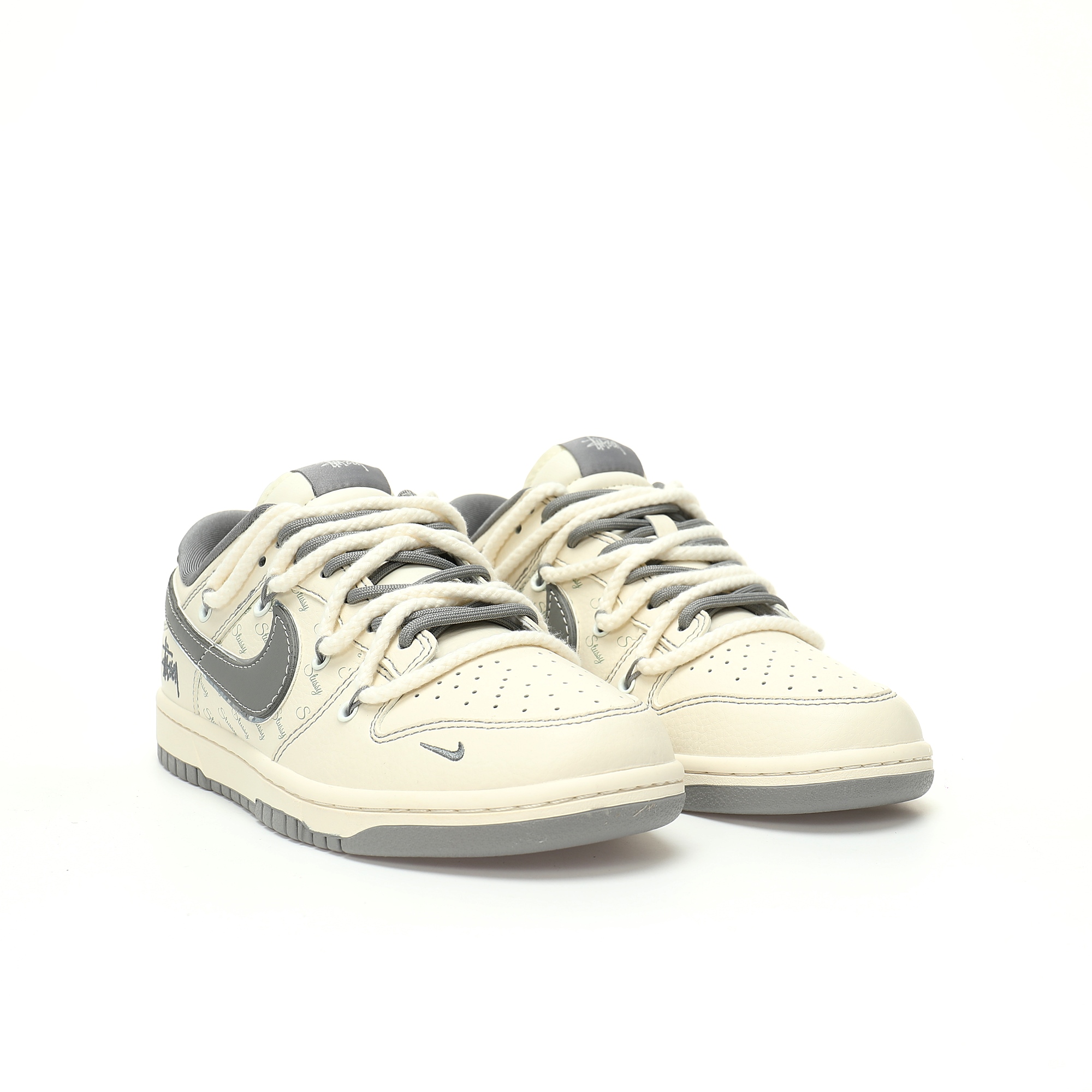  Nike SB Dunk Low Retro Lot x  Stussy