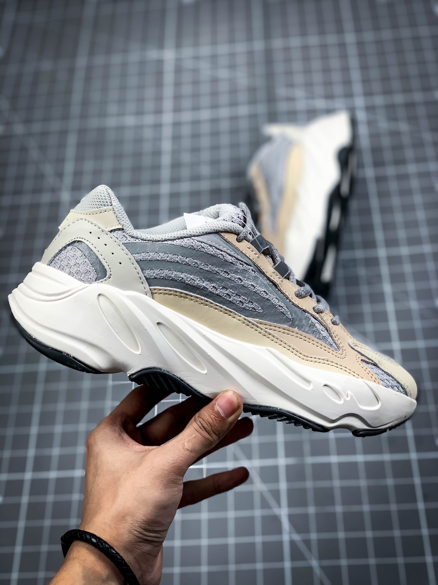 adidas Yeezy Boost 700 V2 Cream