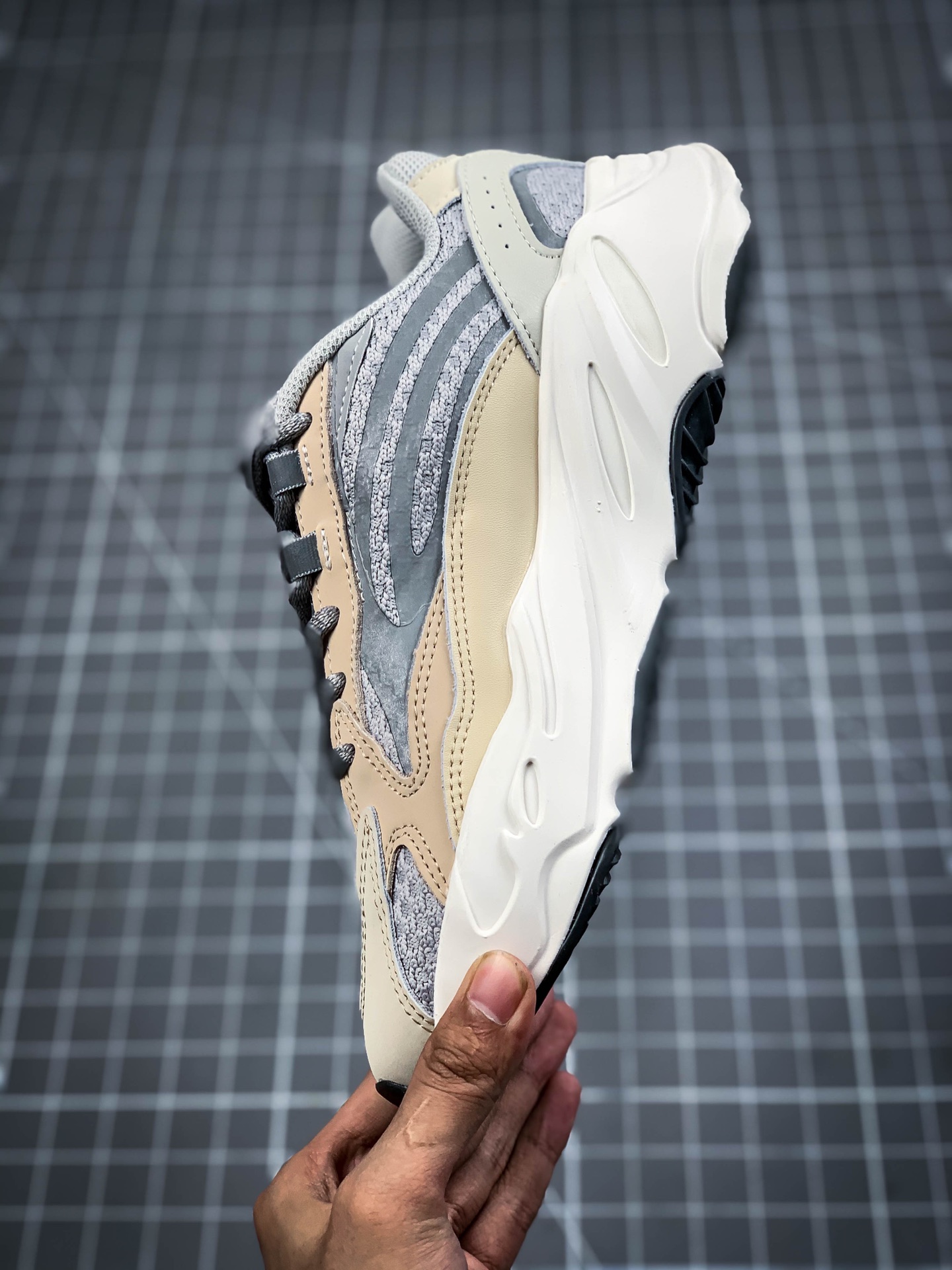 adidas Yeezy Boost 700 V2 Cream