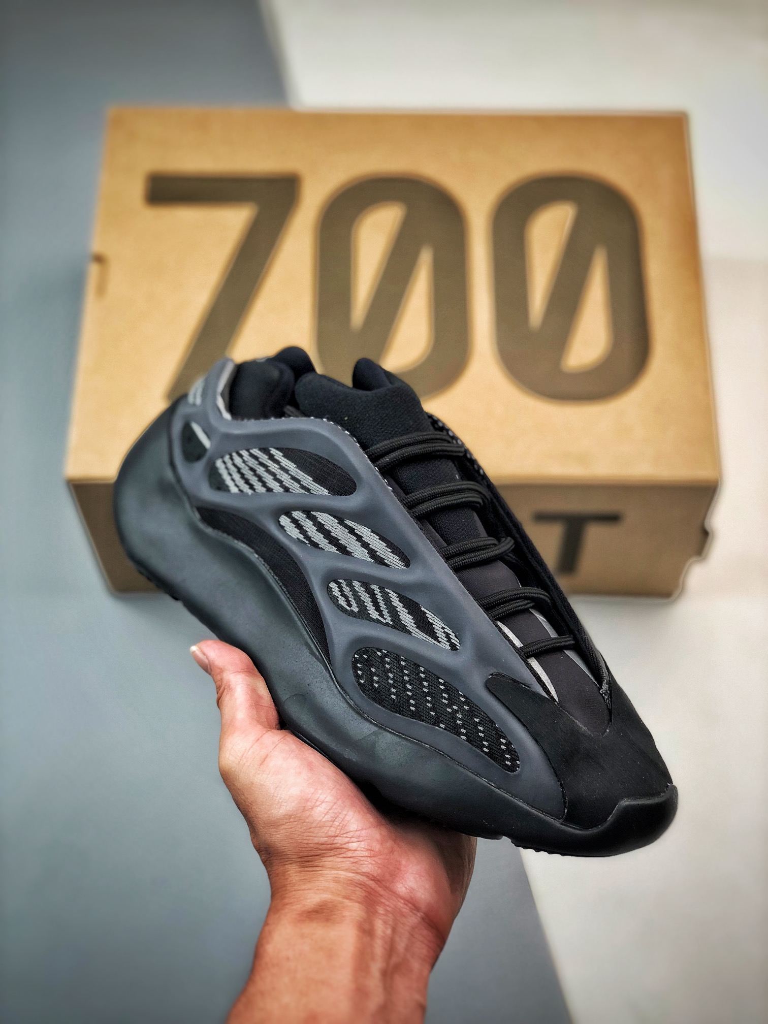 adidas Yeezy 700 V3 Alvah