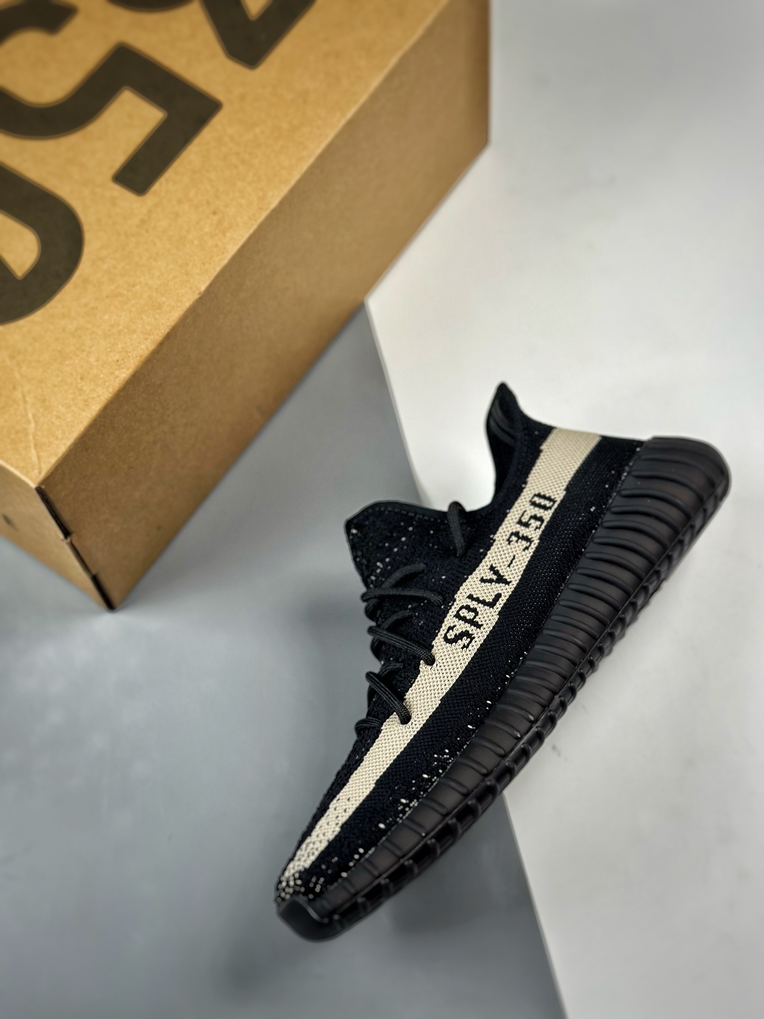 adidas Yeezy Boost 350 V2 Core Black White