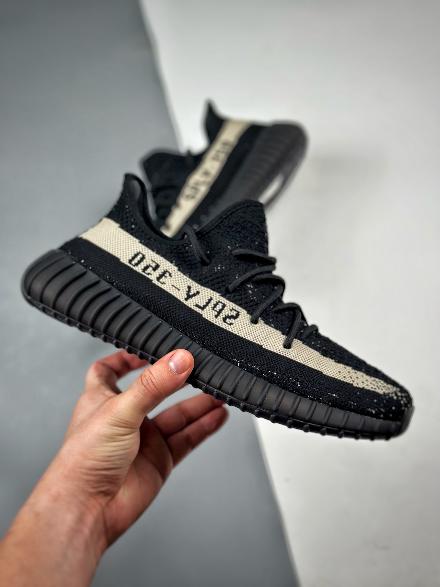 adidas Yeezy Boost 350 V2 Core Black White