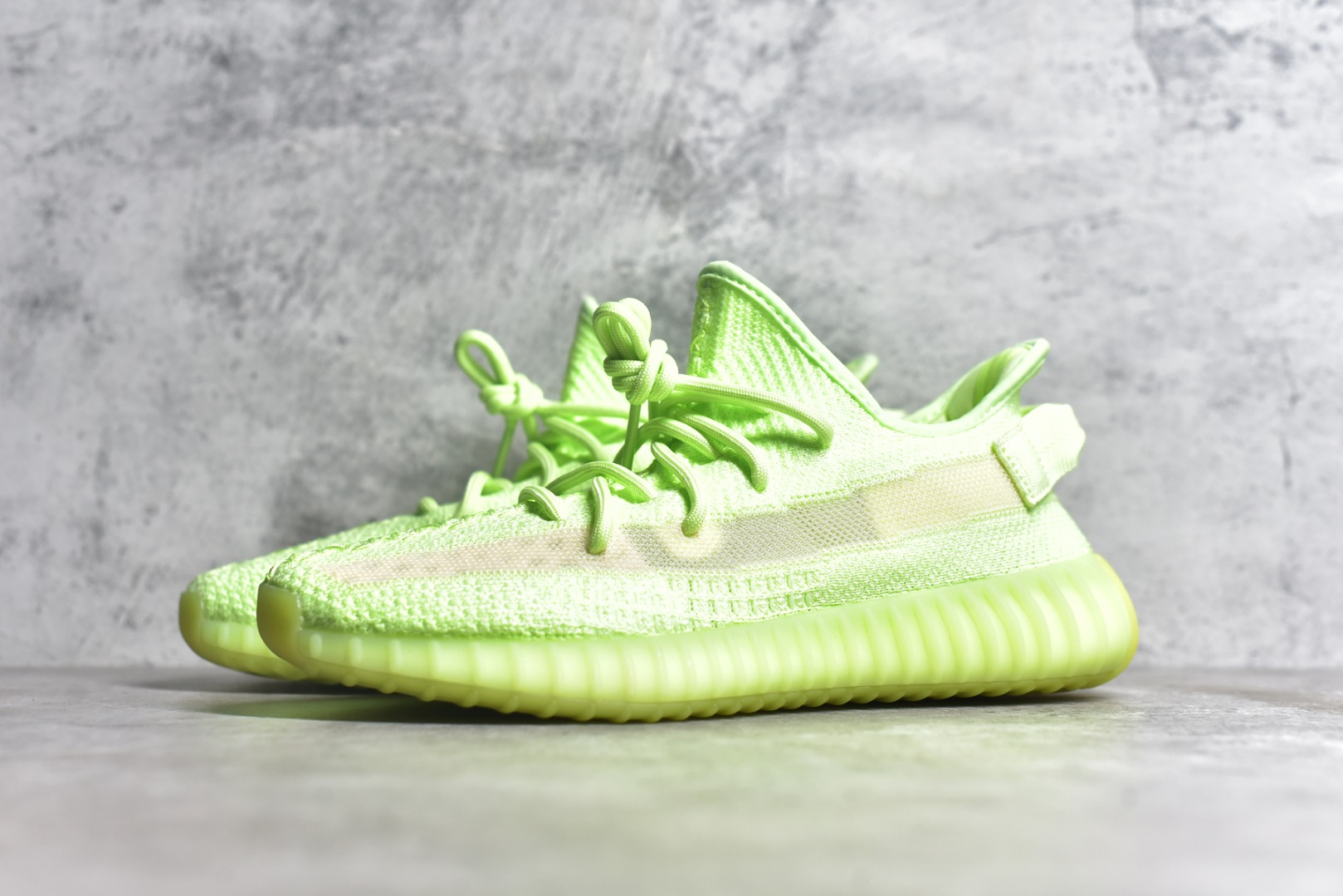 adidas Yeezy Boost 350 V2 Glow