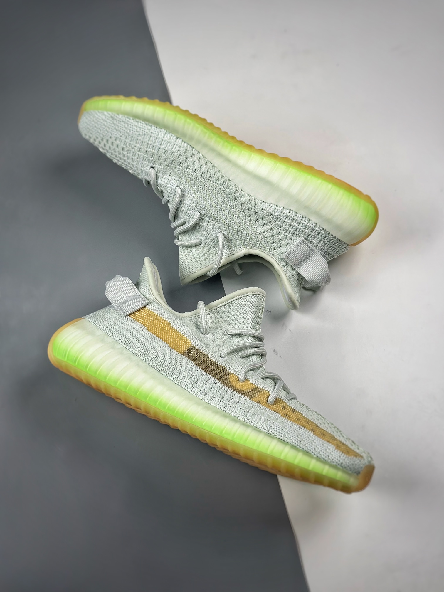 adidas Yeezy Boost 350 V2 Hyperspace