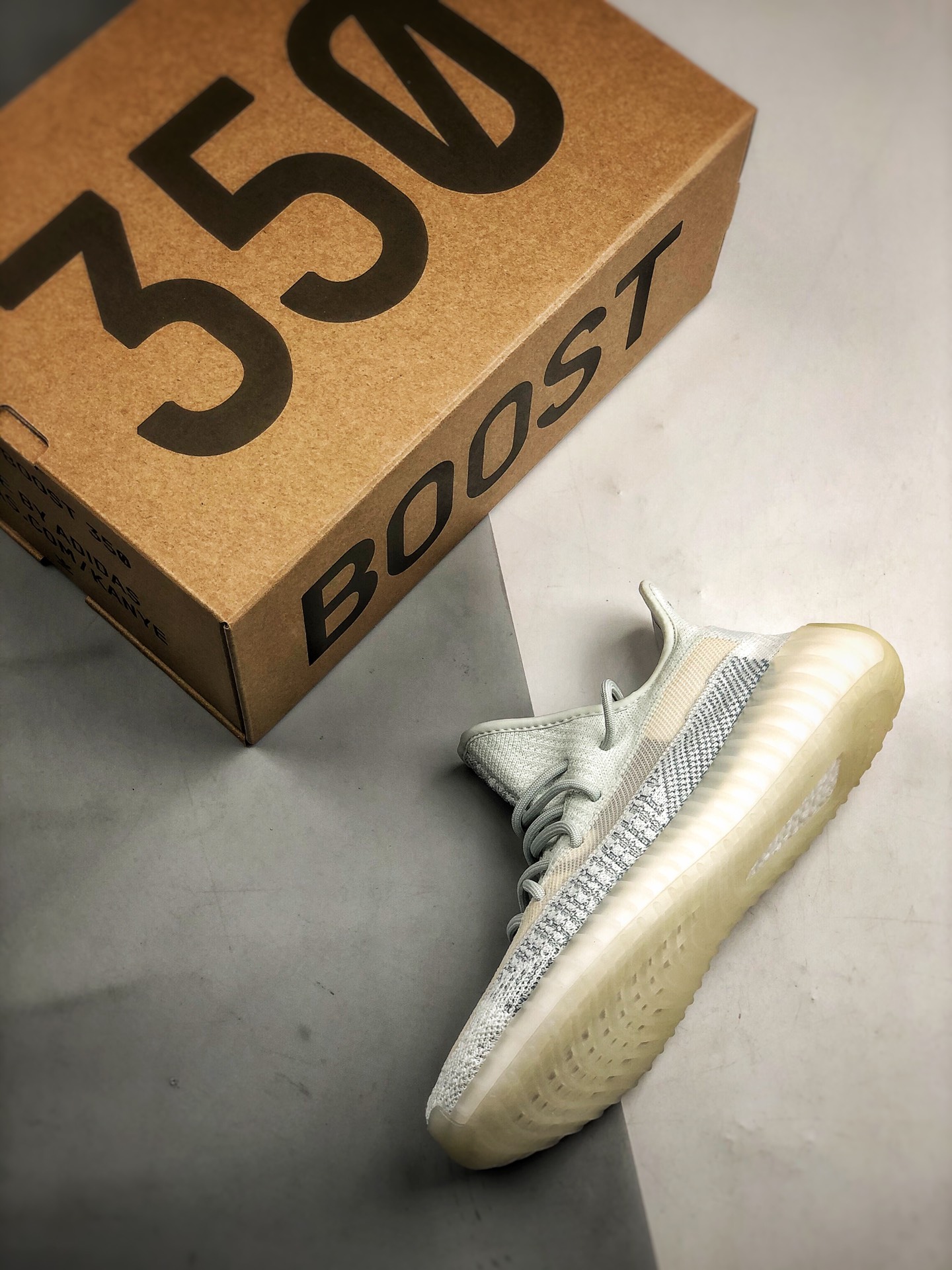 adidas Yeezy Boost 350 V2 Cloud White