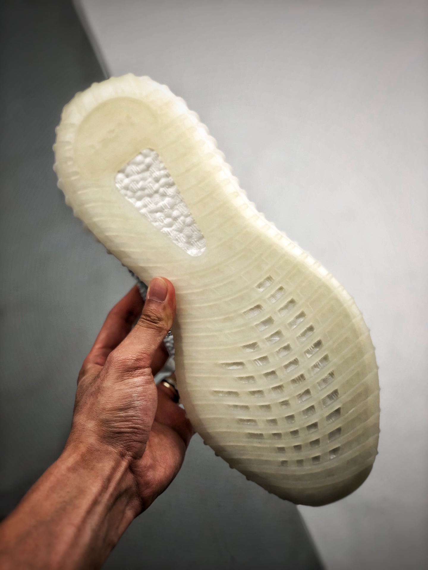 adidas Yeezy Boost 350 V2 Cloud White