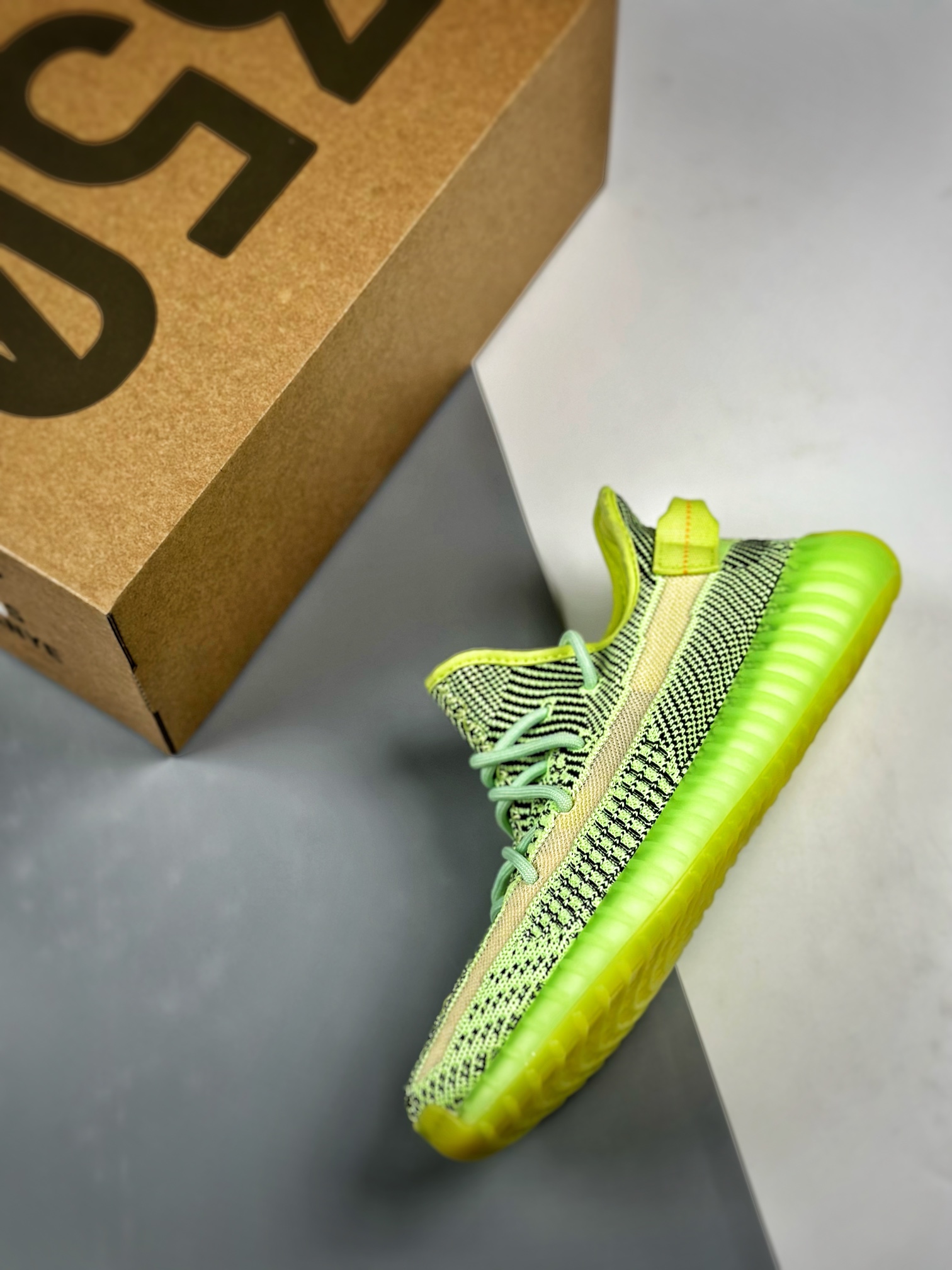 adidas Yeezy Boost 350 V2 Yeezreel