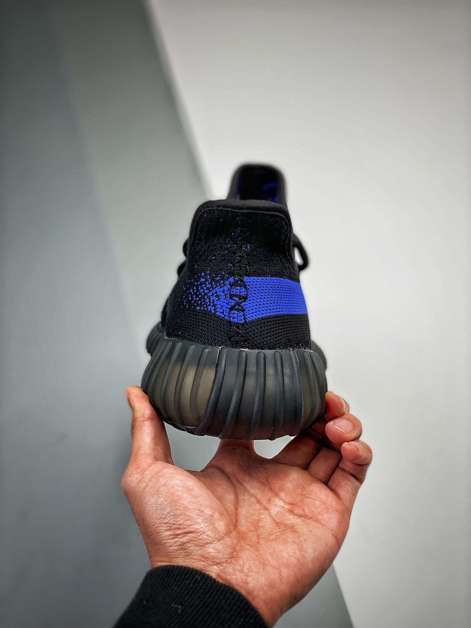 adidas Yeezy Boost 350 V2 Dazzling Blue